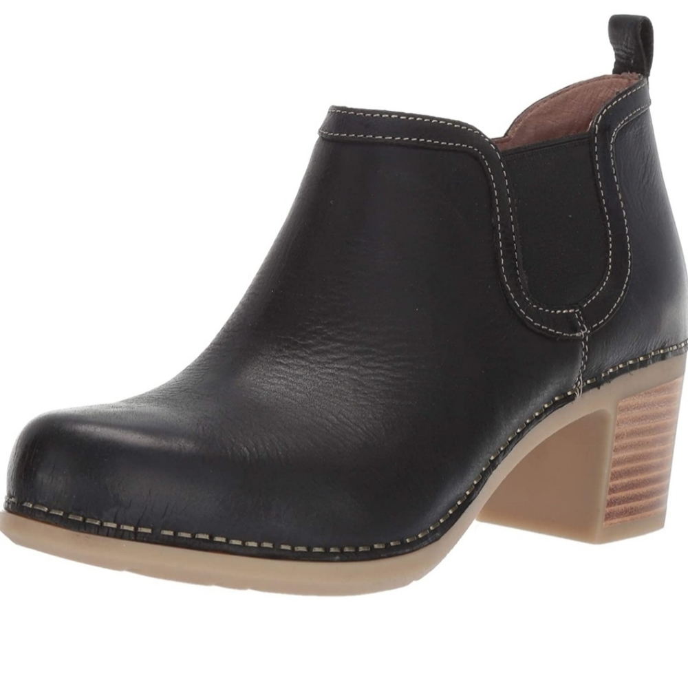 Dansko Black leather booties, Harlene -EUC